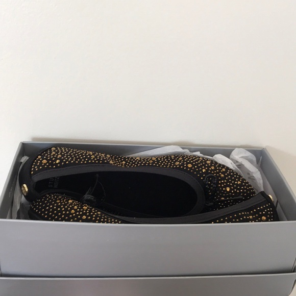 Black and gold Stuart Weitzman ballet flat - Picture 1 of 3